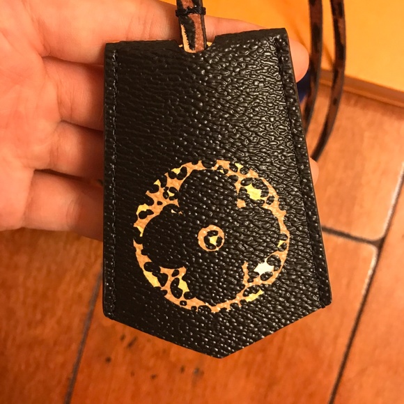 ❌SOLD❌ Louis Vuitton Jungle Cloche Clé Charm - Picture 4 of 7
